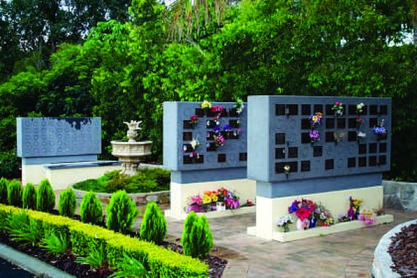 We love to create beautiful columbarium walls using traditional techniques and mediums.